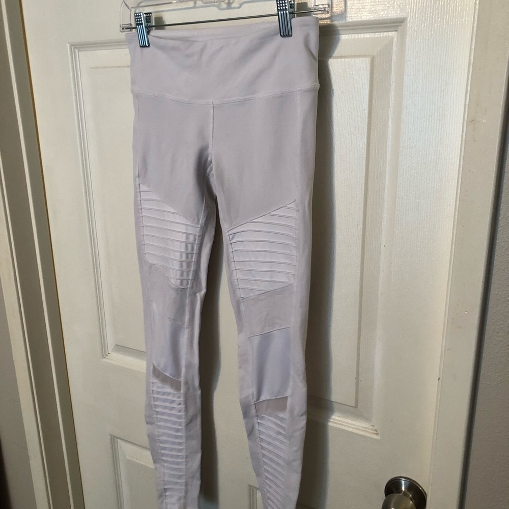 ALO yoga white motto leggings